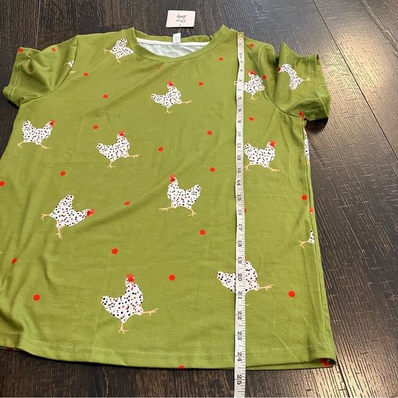 NWT | Pixie Lady | Green tshirt with roosters prints - Picture 3 of 7